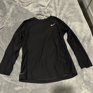Black Nike 3/4 sleeve running shirt
